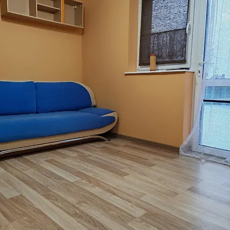 Dom Wisniowy Zakatek بيت للعطل Mierki